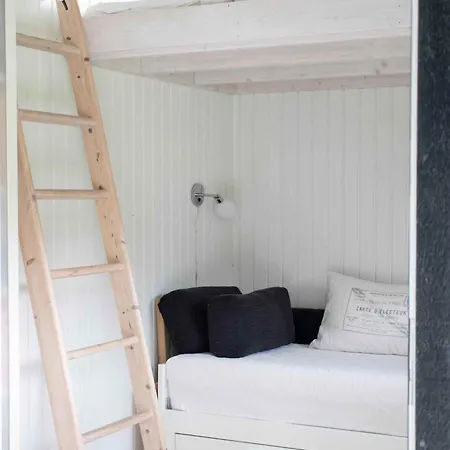 Lovely Summerhouse By The Sea *